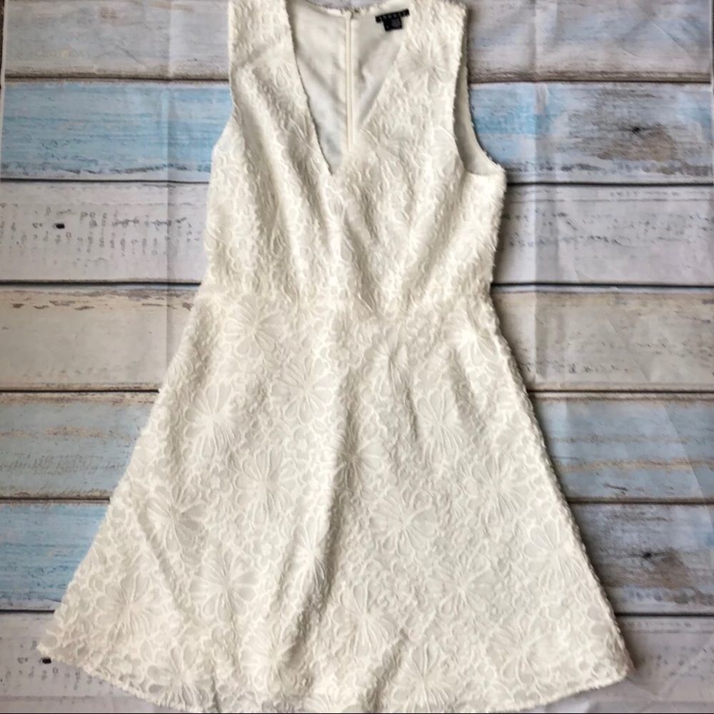 Theory V Shift Dress Cream